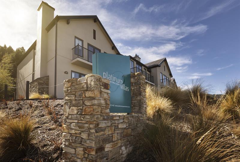 Platinum Queenstown Exteriör bild
