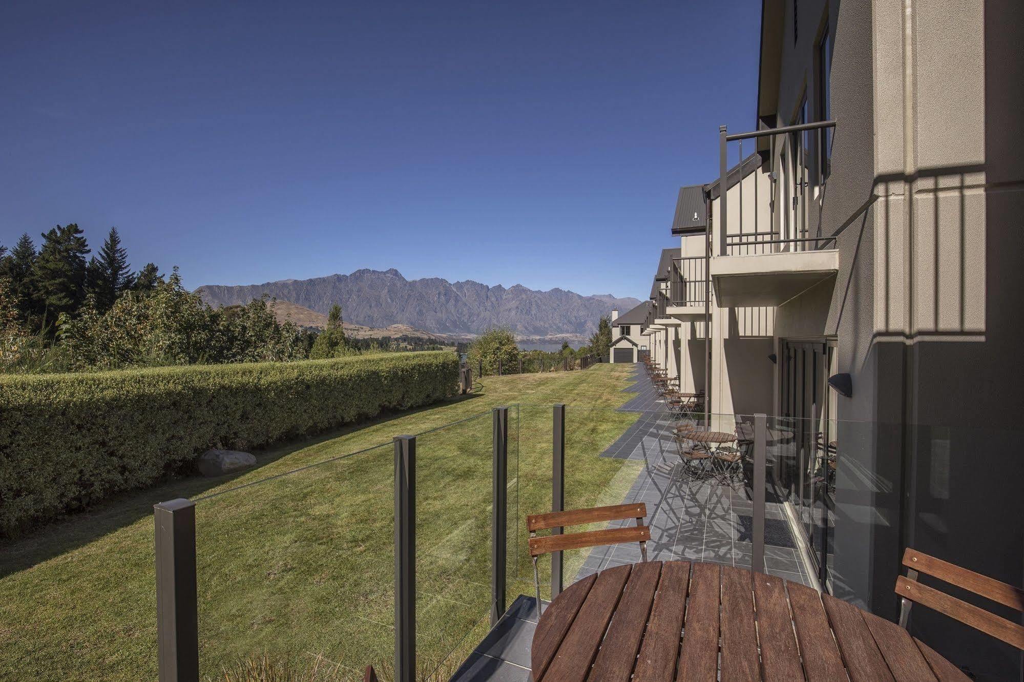 Platinum Queenstown Exteriör bild